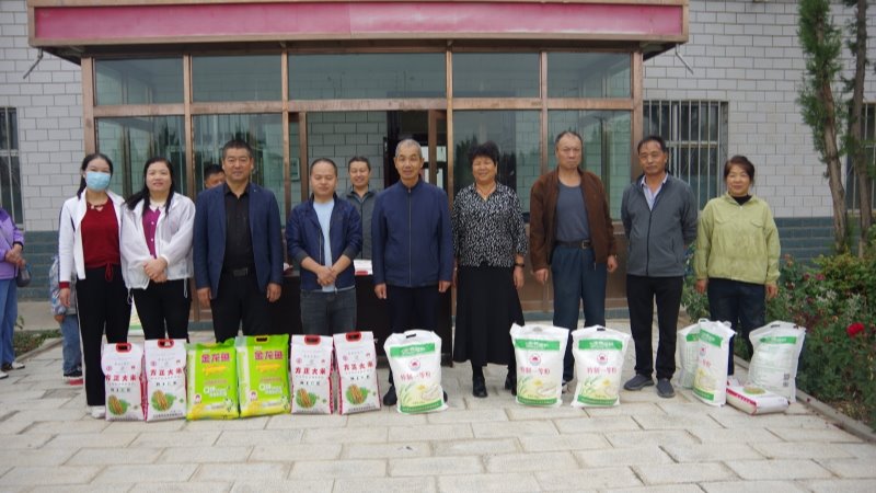 凝心鑄魂跟黨走 團結奮斗新征程